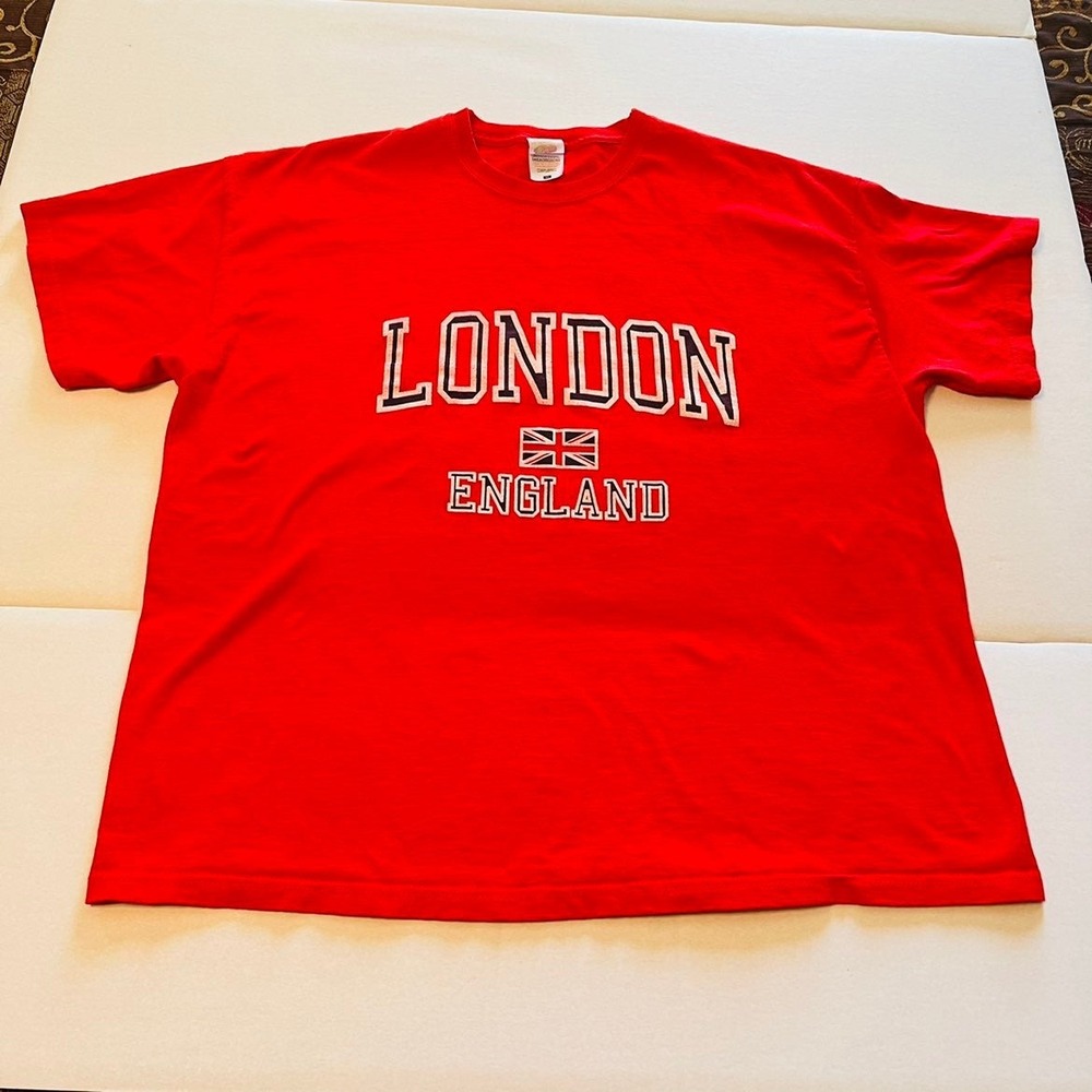 LONDON‎ ENGLAND red Women’s extra large XL shirt